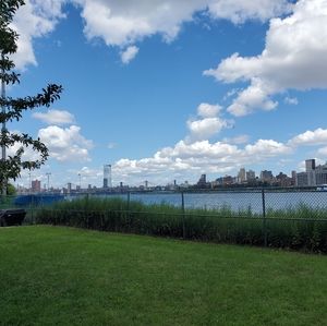 Meet your Posher, Leslie